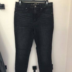 Black ankle jeans